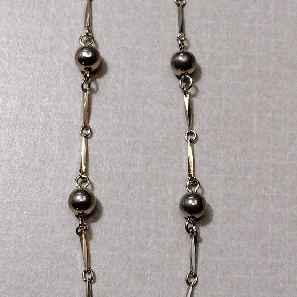 Gold Tone Metallic Necklace - Picture 4 of 7